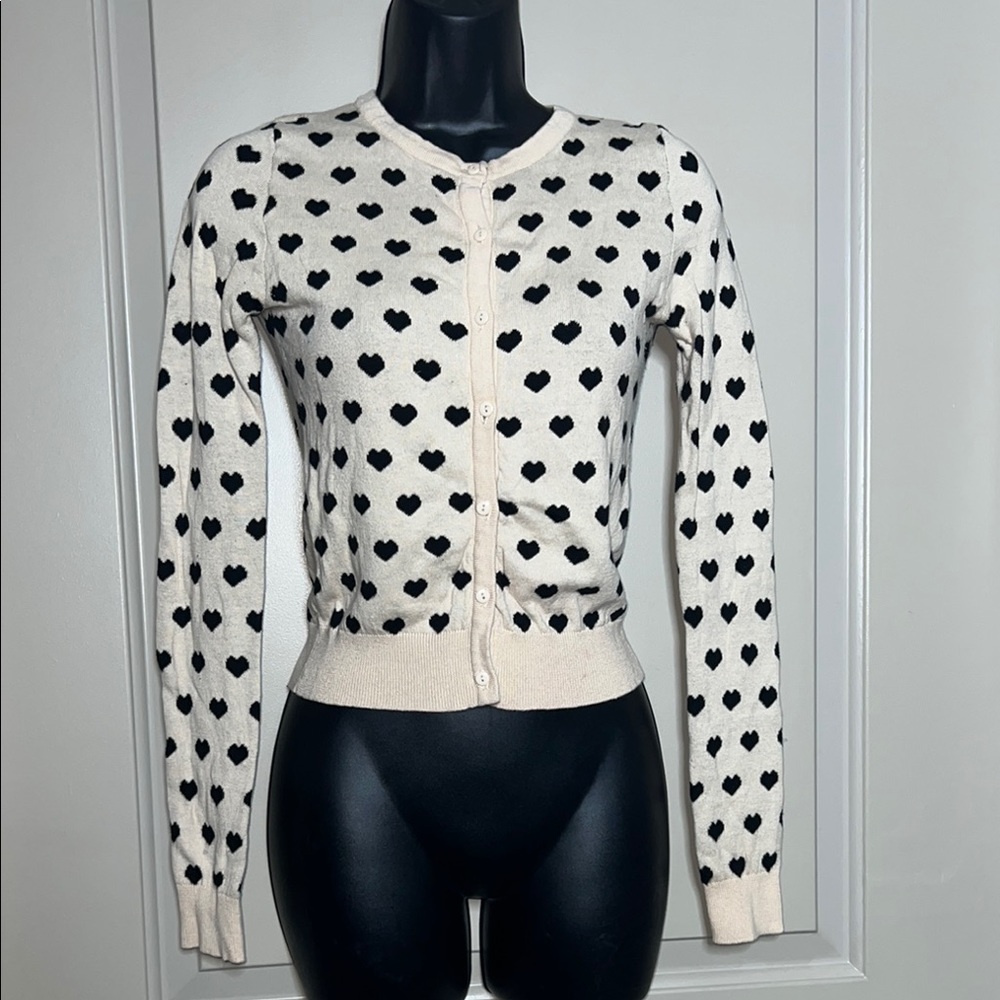 Elegant Heart Patterned Women's Cardigan